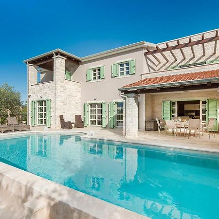 Design And Luxury Villa With Pool Kukci Exteriér fotografie