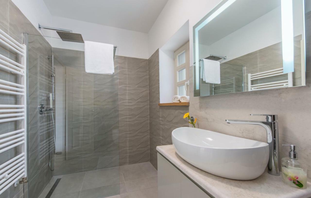 Design And Luxury Villa With Pool Kukci Exteriér fotografie